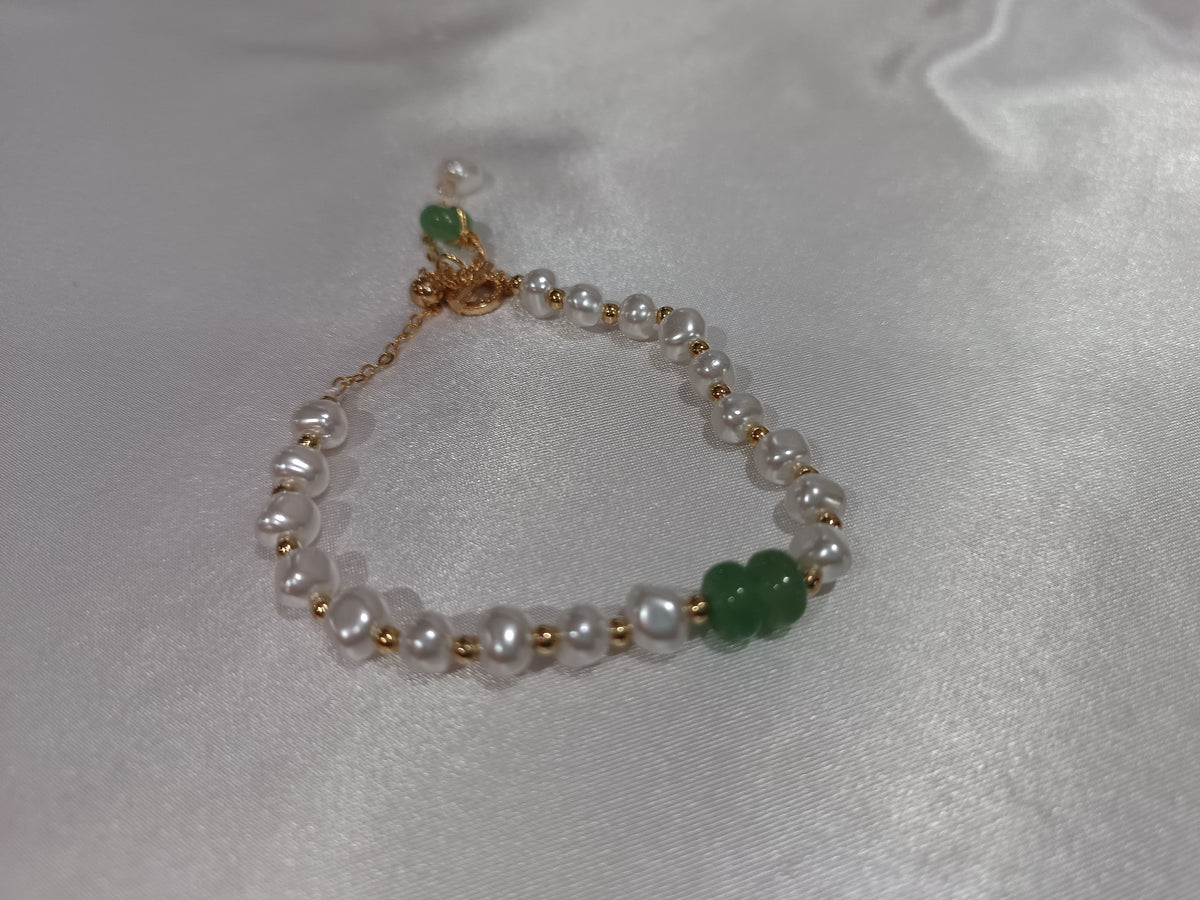 Women Irregular Freshwater Pearl Adjustable Bracelet